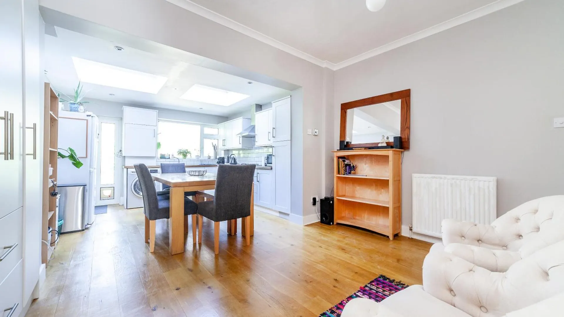 Charming Retreat West London - Spacious & Modern Hanwell