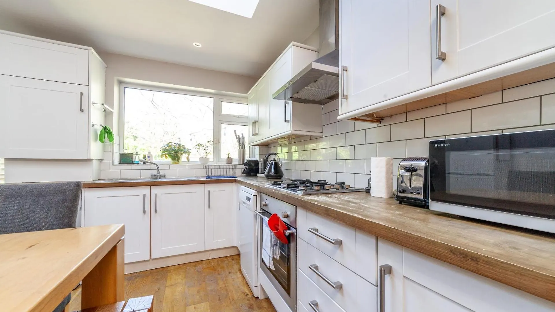 Charming Retreat West London - Spacious & Modern Hanwell United Kingdom