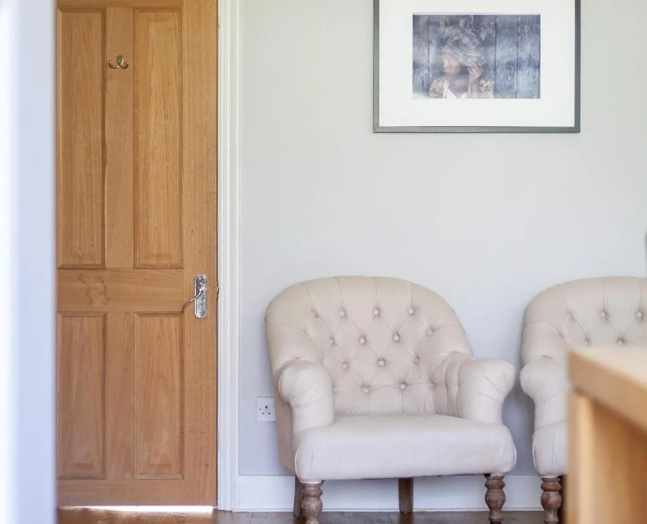 Charming Retreat West London - Spacious & Modern Hanwell Apartment