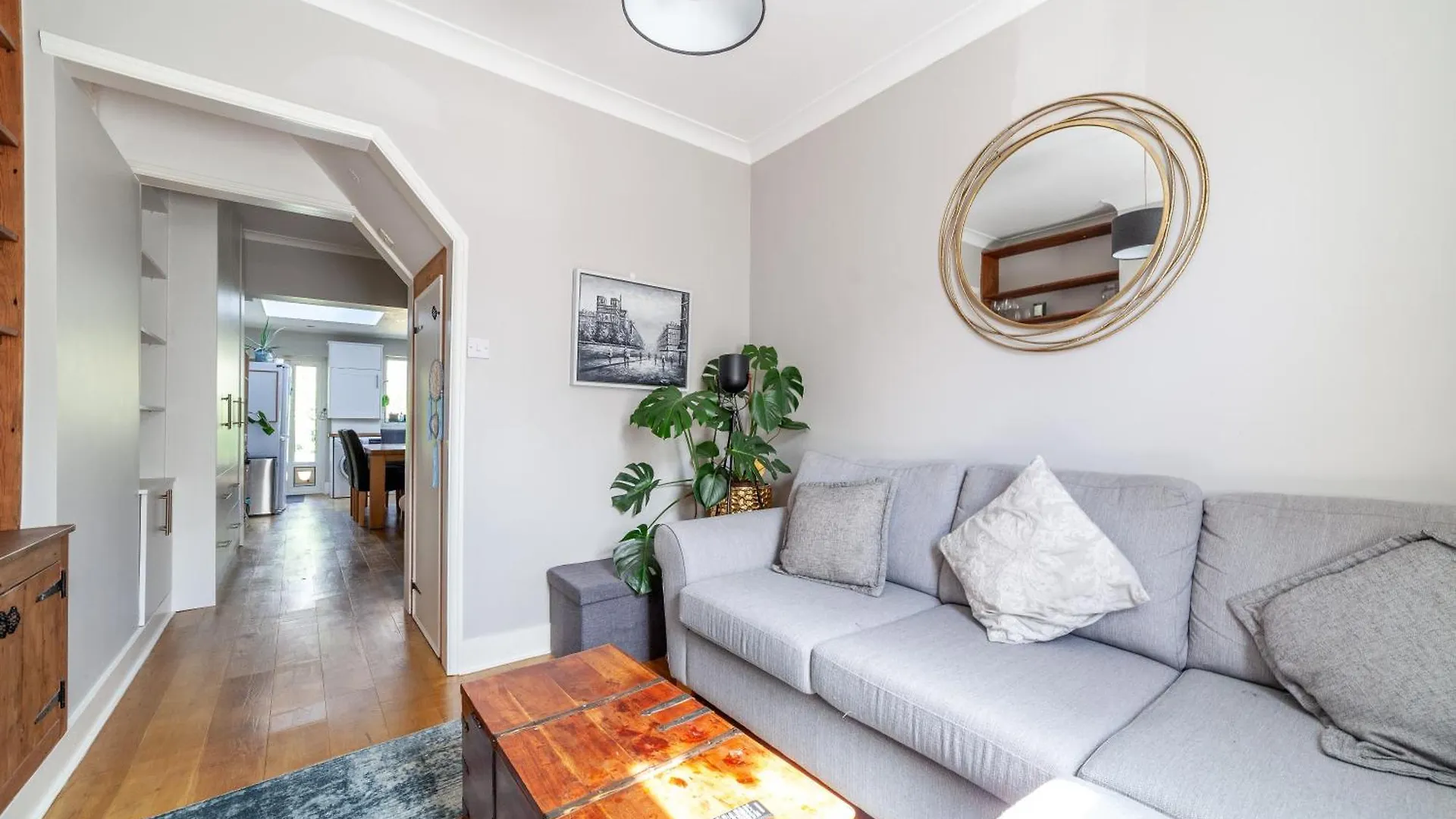 Charming Retreat West London - Spacious & Modern Hanwell